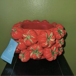 MARTHA STEWART
Tomatoes Red Ceramic
Planter (6.5 x 10 in)